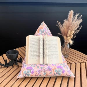 Reading cushion - book wedge - reader gift - tablet holder