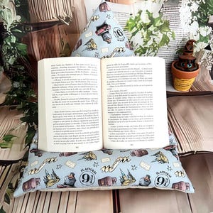 Reading cushion - book wedge - reader gift - magic