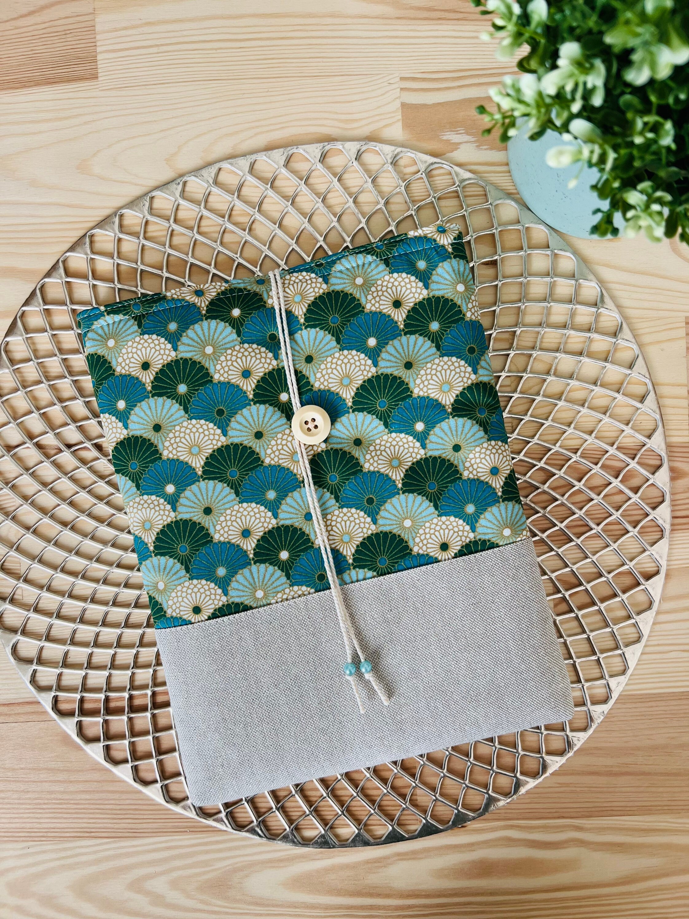 Booksleeve - book pouch - book cover