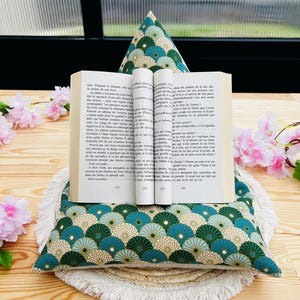 Reading cushion - book wedge - reader gift - tablet holder