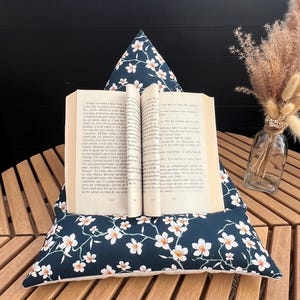 Reading cushion - book wedge - reader gift - tablet holder
