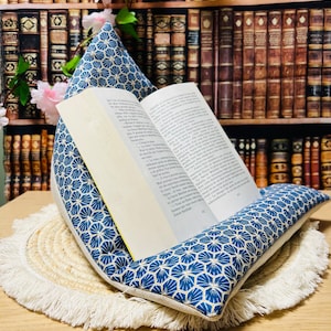 Reading cushion - book wedge - reader gift - tablet support