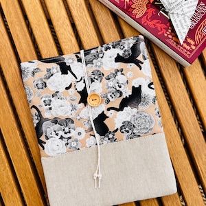 Paperback book pouch - book gift - reading - cat
