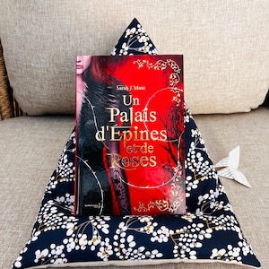 Reading cushion - book wedge - reader gift - gift for her