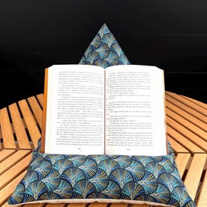 Reading cushion - book wedge - reader gift