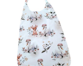 Babero elástico para preescolares "Pequeño Mapache", babero de tirador para la independencia infantil, servilleta elástica