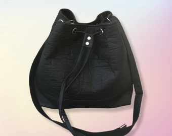 Women's bucket handbag in Piñatex, pineapple leather handbag, bucket shoulder bag, vegan bag, vegan leather