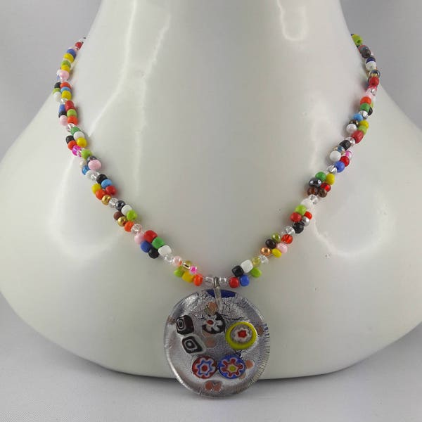 Collier en perles de rocaille multicolores, pendentif en verre façon Murano