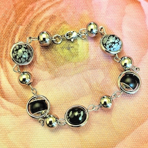Pearl and stainless steel bracelet
