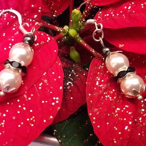 Boucles d'oreilles en perles nacrées en PureCristal et rondelles avec des strass image 2