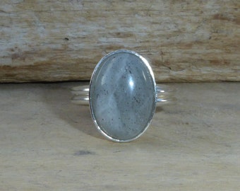 Labradorite and solid silver ring, gray ring, solitaire, set natural stone, oval raw stone, semi-precious stone, adjustable size