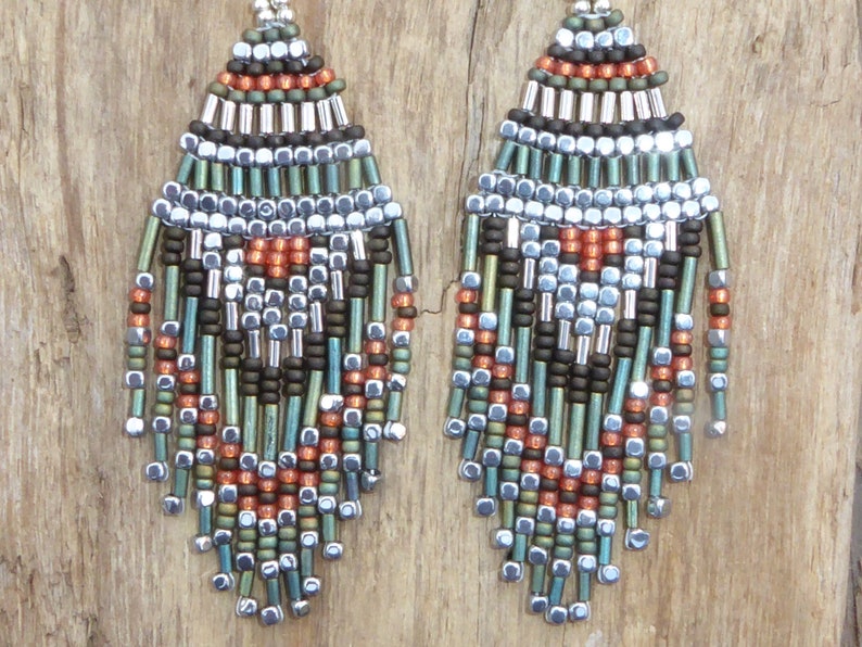 Boucles d'oreilles Navajo perles tissées,boucles d'oreilles pendantes style amérindien rouges et vertes,ethnique bohème image 3