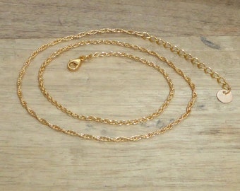 Ras de cou plaqué or, chaîne minimaliste gold filled.