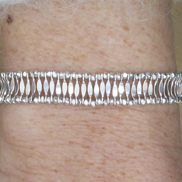 Karen Hill Tribe 925 and 970/1000 silver bracelet, fine ethnic solid silver bracelet, silver cuff bracelet