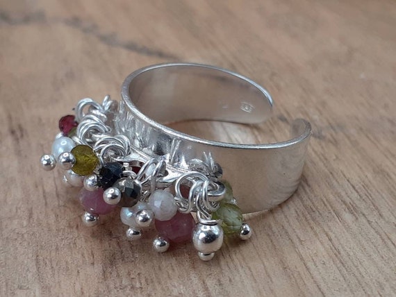 Bague Vintage Réglable En Acier Inoxydable Argenté Avec Perles Et Pampilles Noires - Occasion En Très Bon état