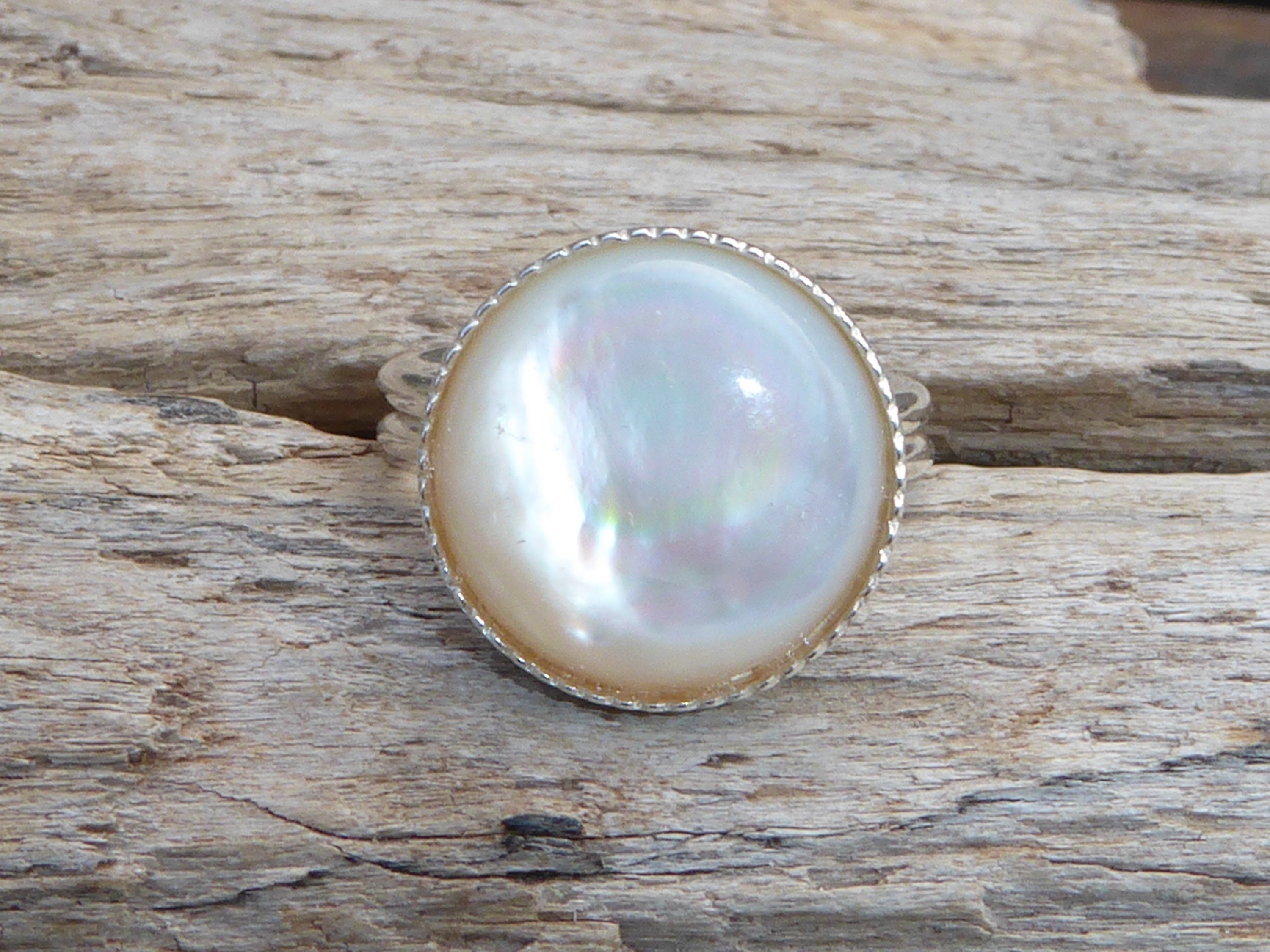 925 Silver Ring and White Mother-of-pearl, Solitary Ring
