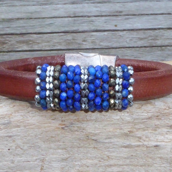 Bracelet lapis-lazuli et cuir,bracelet Style Sundance rigide pierre brute naturelle et cuir marron ou noir fermoir magnétique