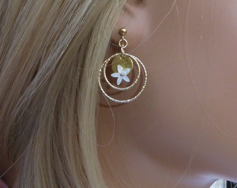 Mother-of-pearl flower hoops and gold filled rings - small hoop earrings and mother-of-pearl flowers