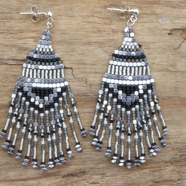 Boucles d'oreilles noires et argent ethniques perles rocaille - boucles d'oreilles ethnique esprit amérindien Navajo