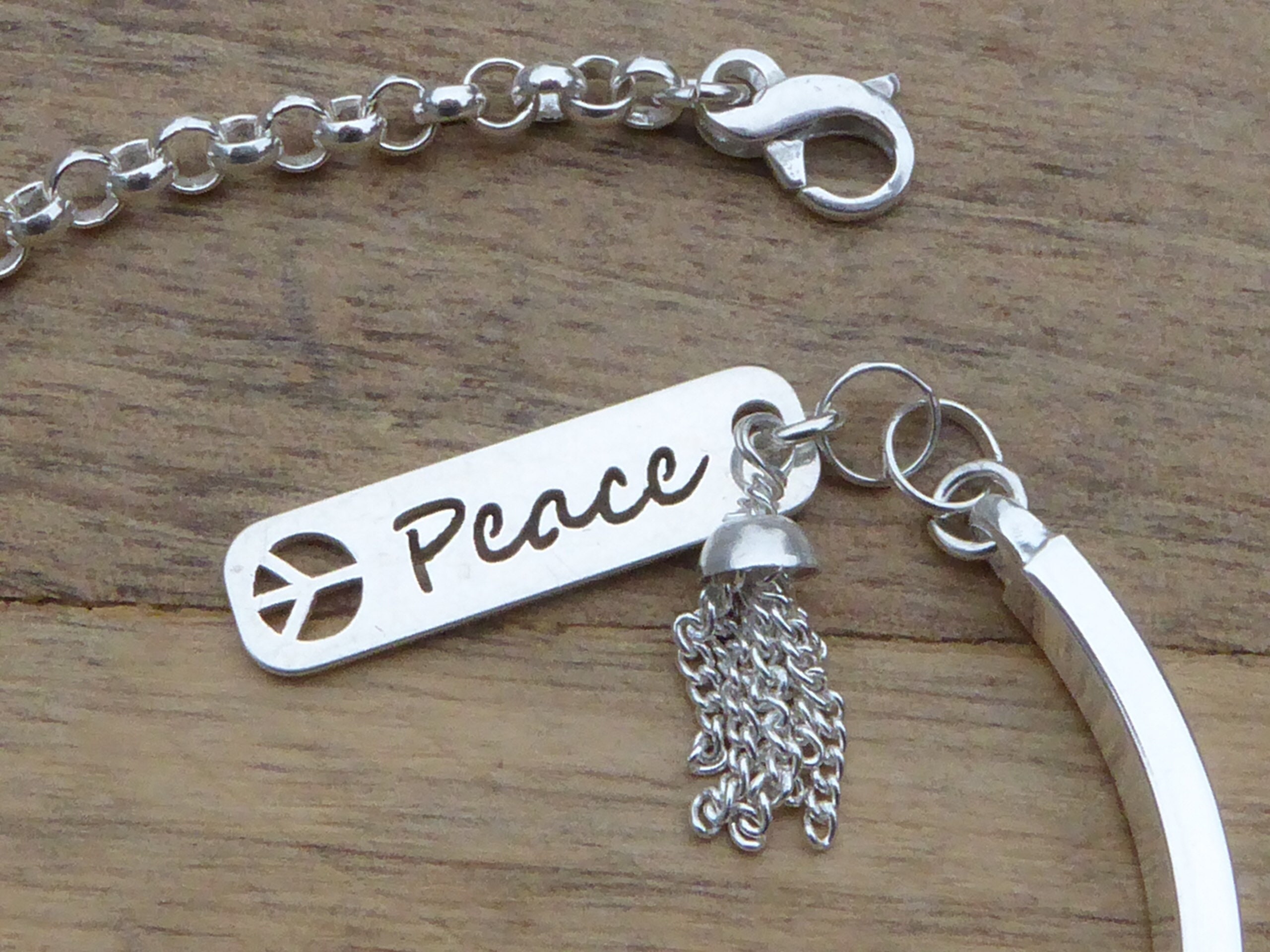 925シルバームーンストーンブレスレット - 「PEACE」チャーム付き 