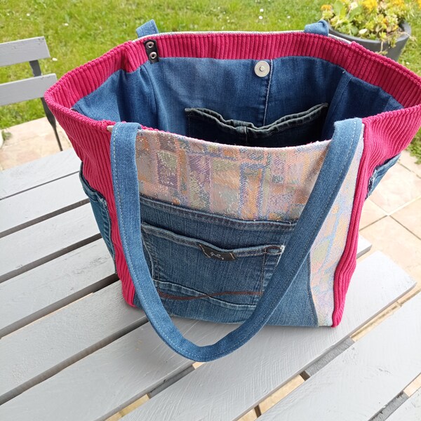 Sac recyclé avec des jeans et velours  ,femmes ,cadeaux ,denim recyclé ,multipoches ,unique ,lycéennes