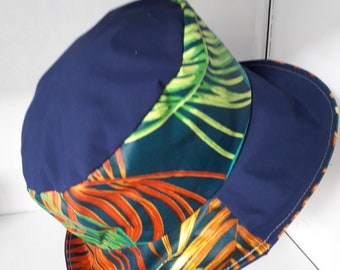 Navy floral rain hat, fashion, trendy, recycled, upcycling, water-repellent,