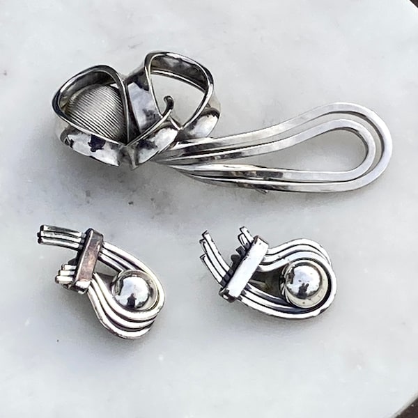 Extremely 1950s Vintage Modern Space Age Brooch & Clip-On Earrings Set