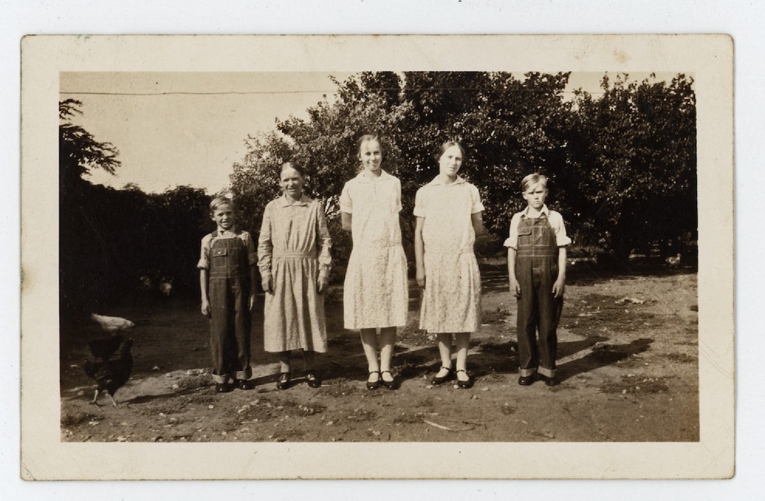 1930s Family Line-up Photo: Identical Homemade Clothing, Rural Life ...