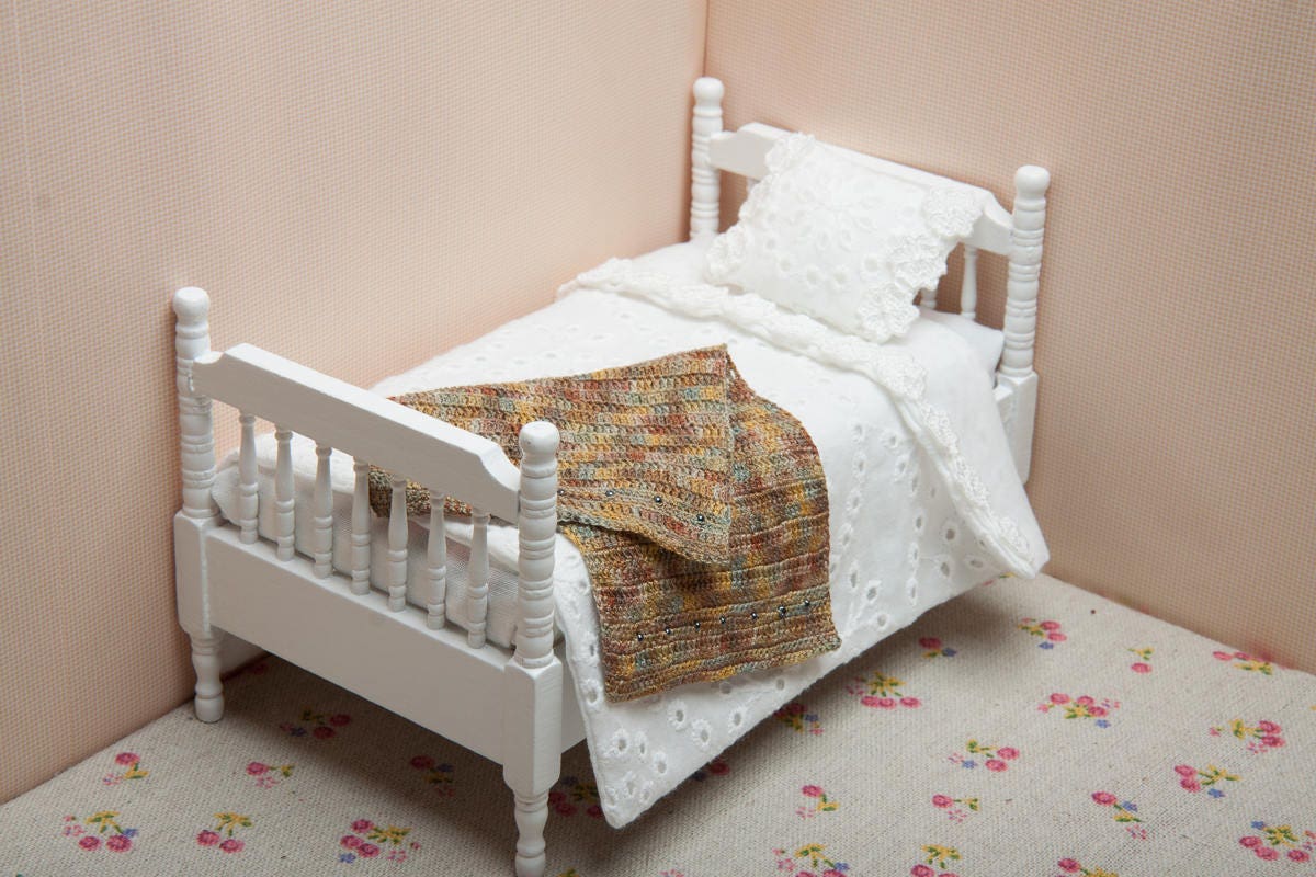 dollhouse single bed