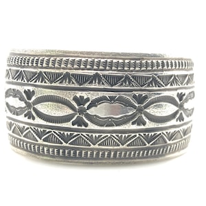 NAVAJO Leonard Maloney 幅2.2cm シルバーバングル メンズ