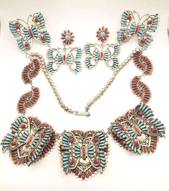 Incredibly Detailed Navajo Native American Jewelry jewelry Minnie Shell Coral Mouse Ring Incredibly Detailed Navajo Native American Jewelry jewelry Minnie Shell Coral Mouse Ring