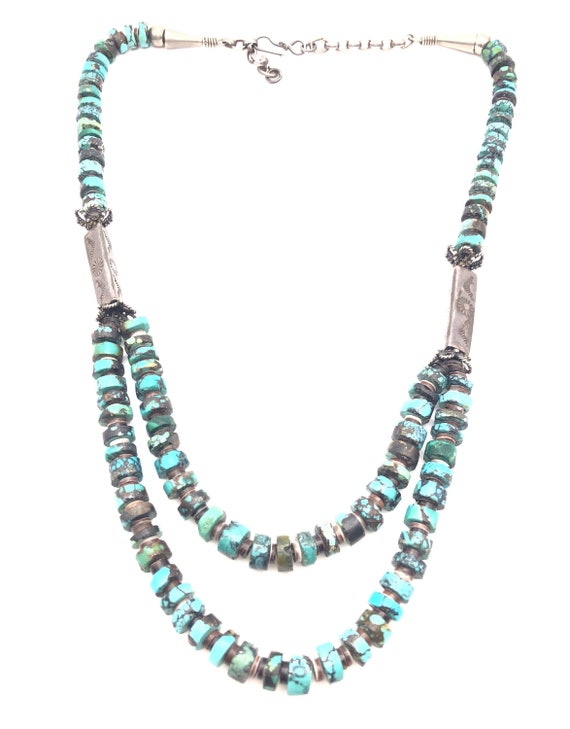 Native American Vibrant Vintage Santo Domingo Handcut Turquoise Sterling Silver Necklace Native American Vibrant Vintage Santo Domingo Handcut Turquoise Sterling Silver Necklace