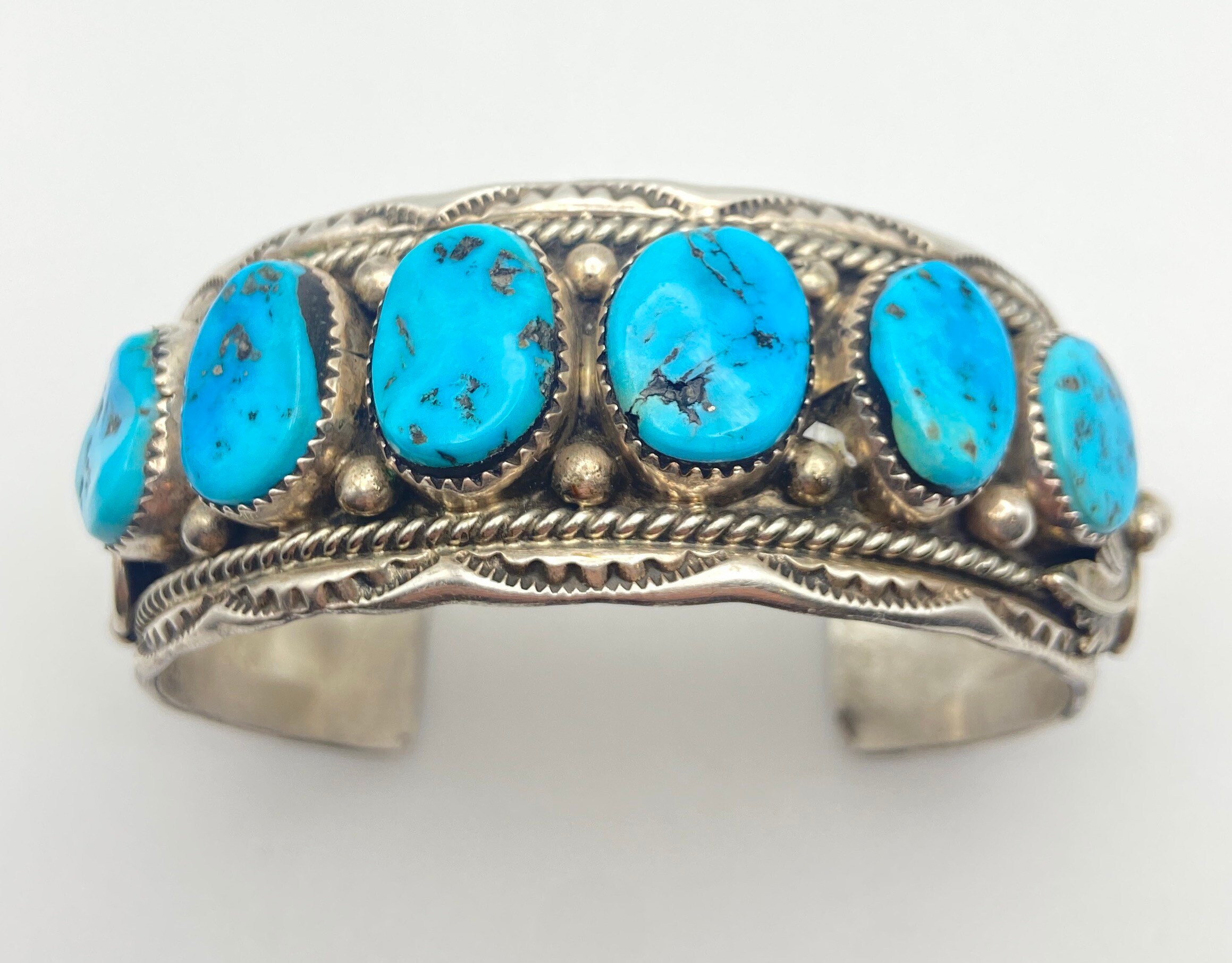 Unique Vintage Native American Navajo Kingman Turquoise Goldfill Ring Unique Vintage Native American Navajo Kingman Turquoise Goldfill Ring