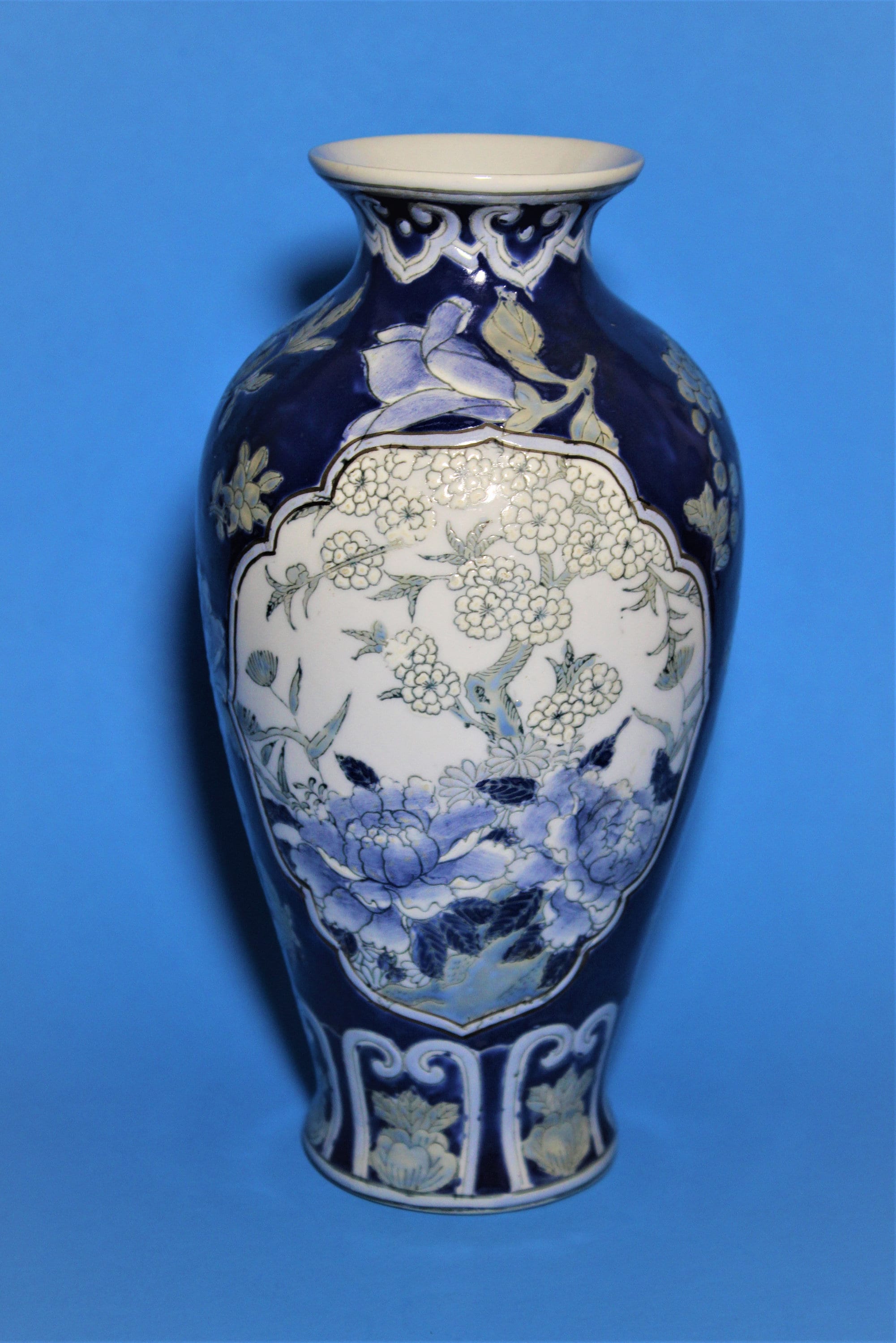 Vintage Hand Painted Flowers Blue and White Porcelain Vase - Etsy UK