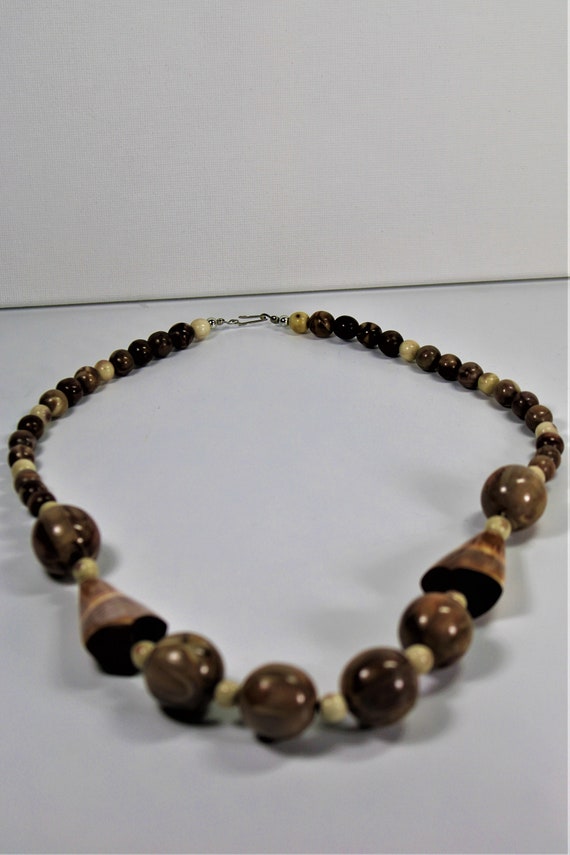 Vintage Marble Lucite Beaded Necklace - image 7