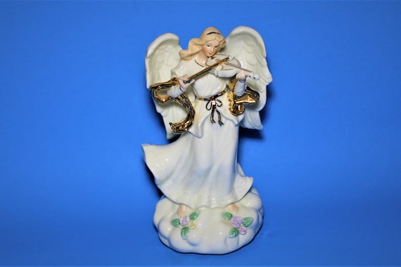 Vintage Sankyo Porcelain Angel Musical Box the Herald Angels Sing