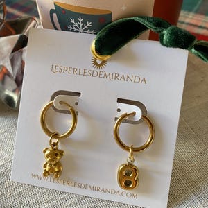 Personalisierte Ohrringe, Weihnachtscreolen, Edelstahlcreolen, festliche Anhänger, perfektes originelles Geschenk, Anfangsbuchstabe