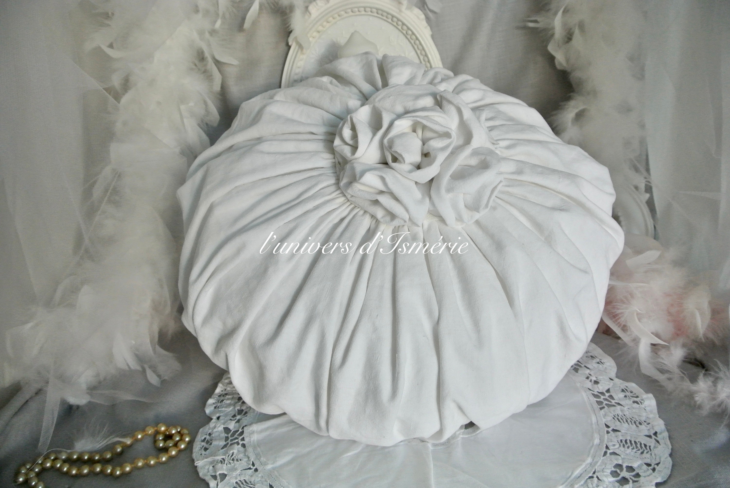 Coussin Rond en Toile Ancienne Blanche