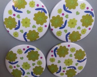 Green Daisy pattern magnets