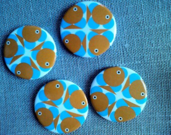 Button magnets round goldfish