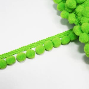 Galon PomPoms verde mela 10 mm venduto per metro