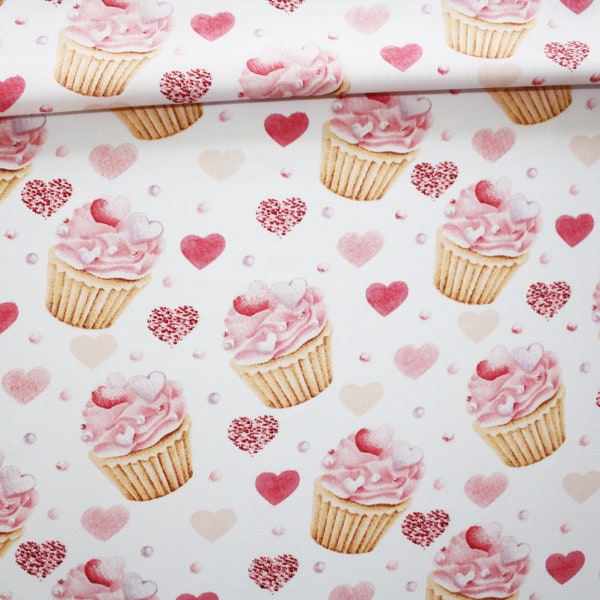 Tissu cupcakes et cœurs roses sur un fond blanc en coton imprimé oeko tex