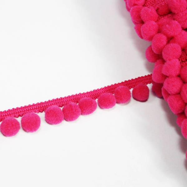 Galon pompons fuchsia 10 mm vendu au mètre