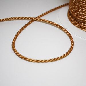 Gedrehte Satinschnur 3,5 mm Altgold, Meterware