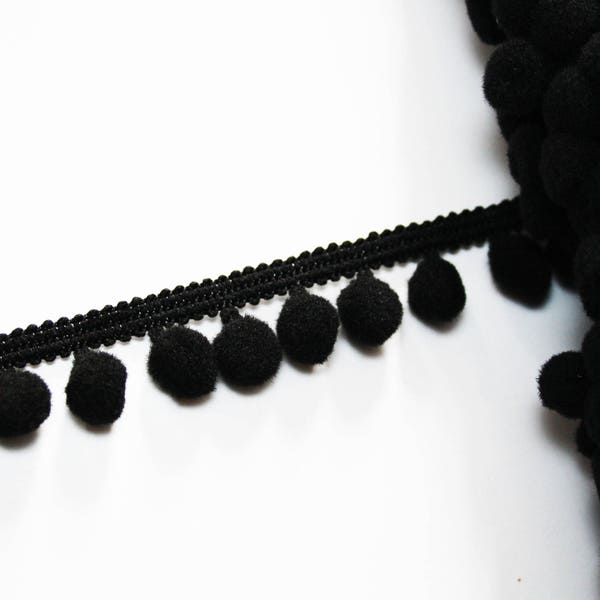 Galon pompons noir 10 mm vendu au mètre