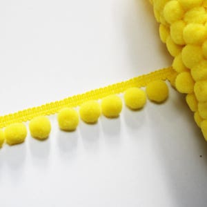 Galon PomPoms yellow 10 mm sold per meter