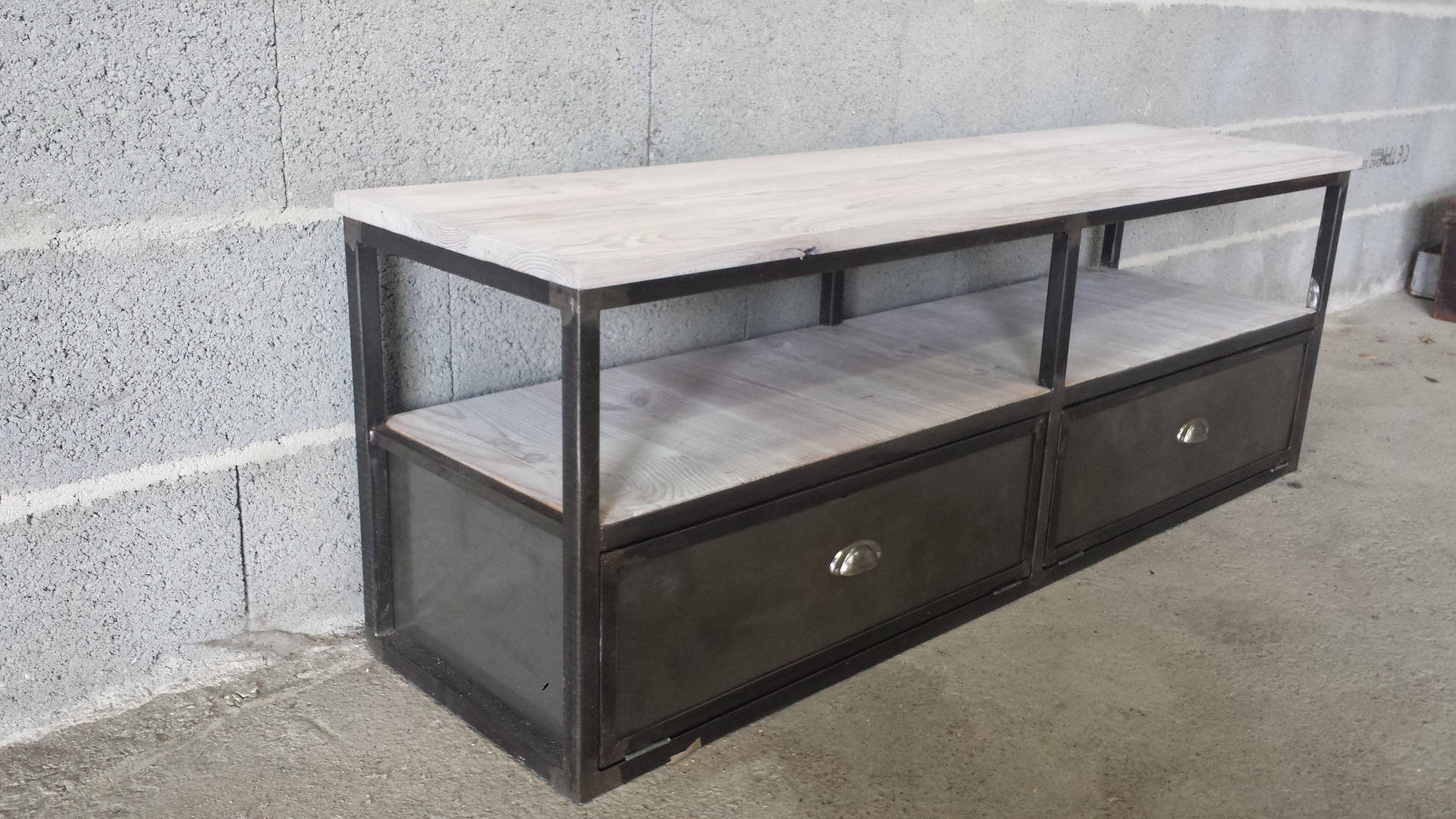 Meuble Industriel Tv 2 Clapets Acier Plateau en Sapin Massif Blanchi