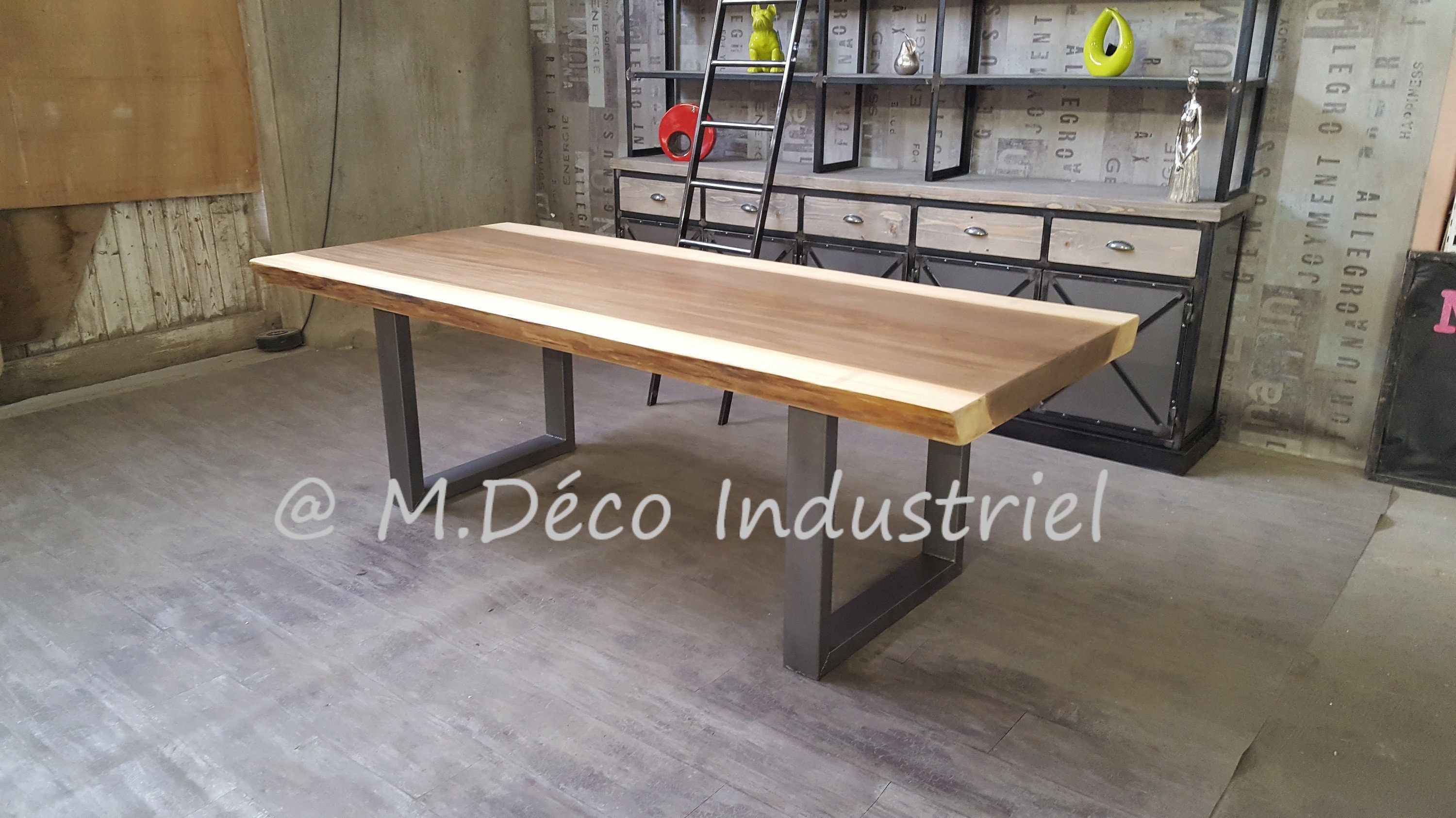 Table de Salle à Manger Style Industriel en Ayouss 8 cm