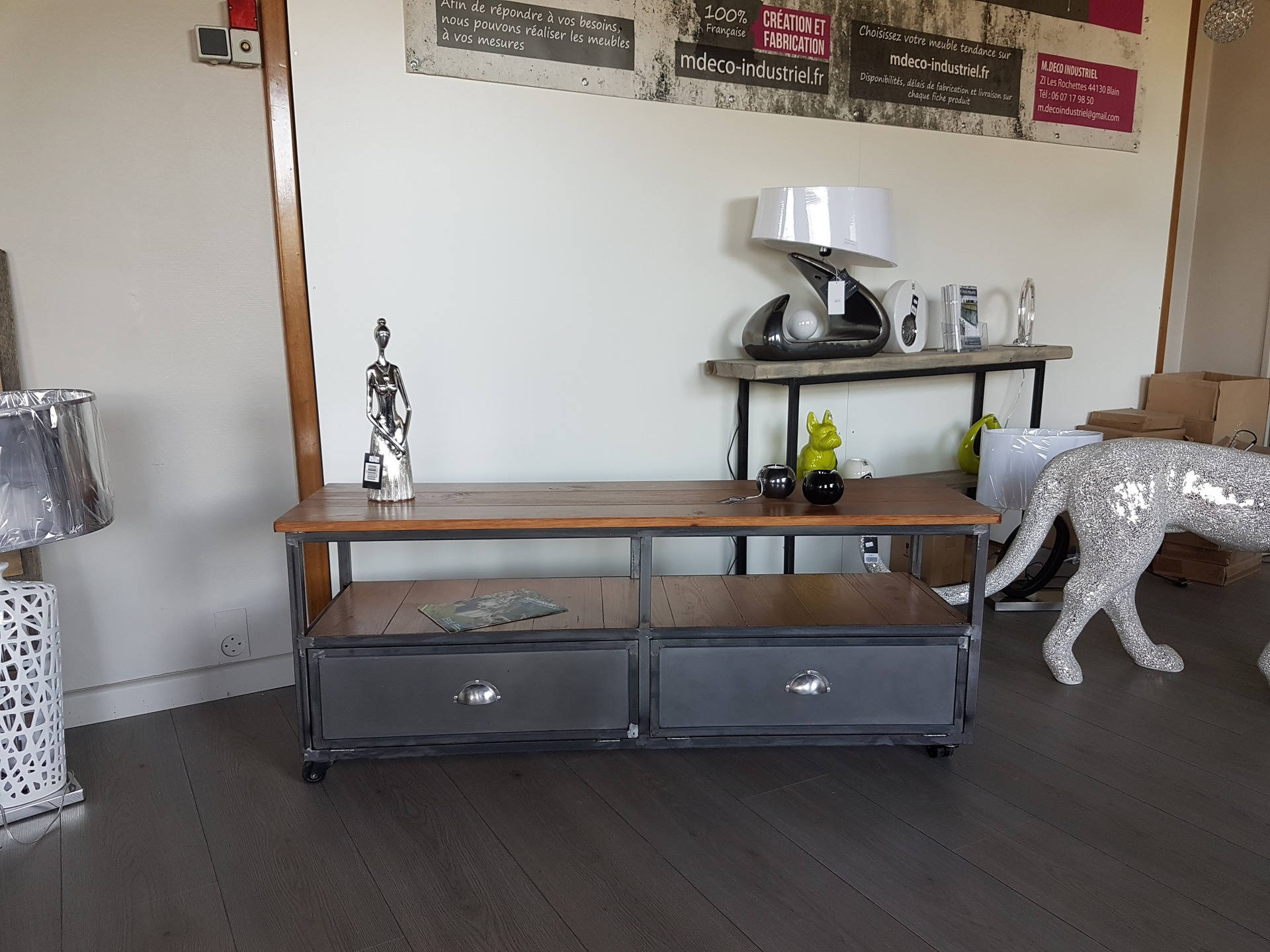 Meuble Industriel Tv 2 Clapets Acier et Plateau en Bois Massif Couleur Acajou