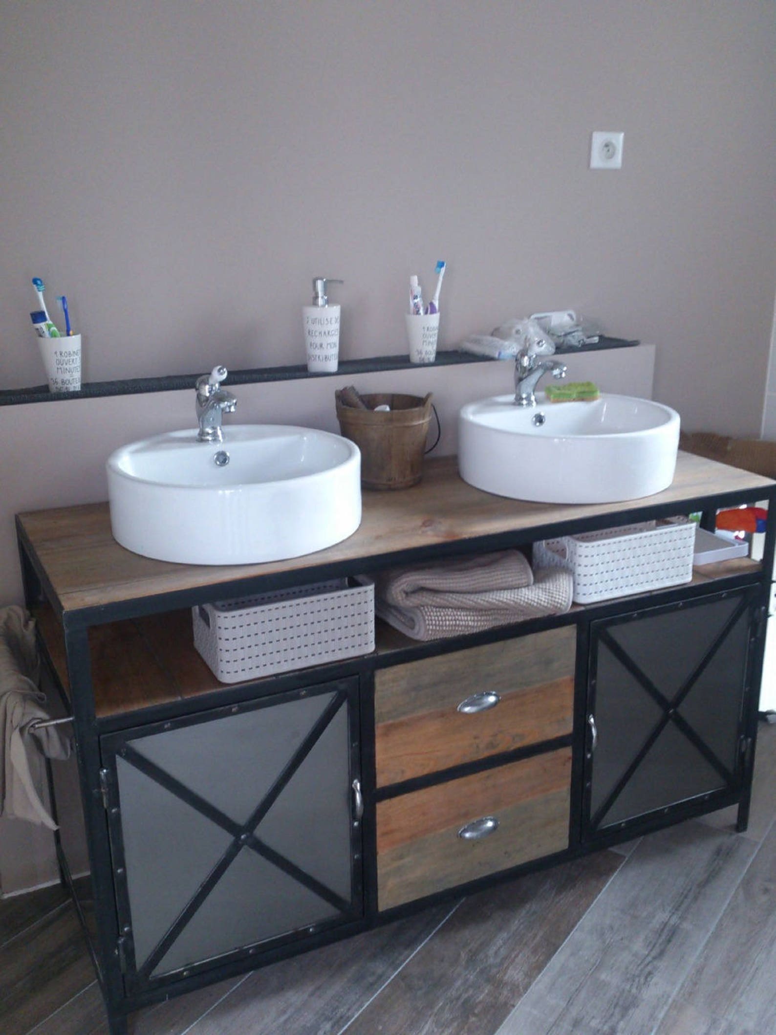 Meuble de salle de bain industriel en acier et pin massif Etsy France